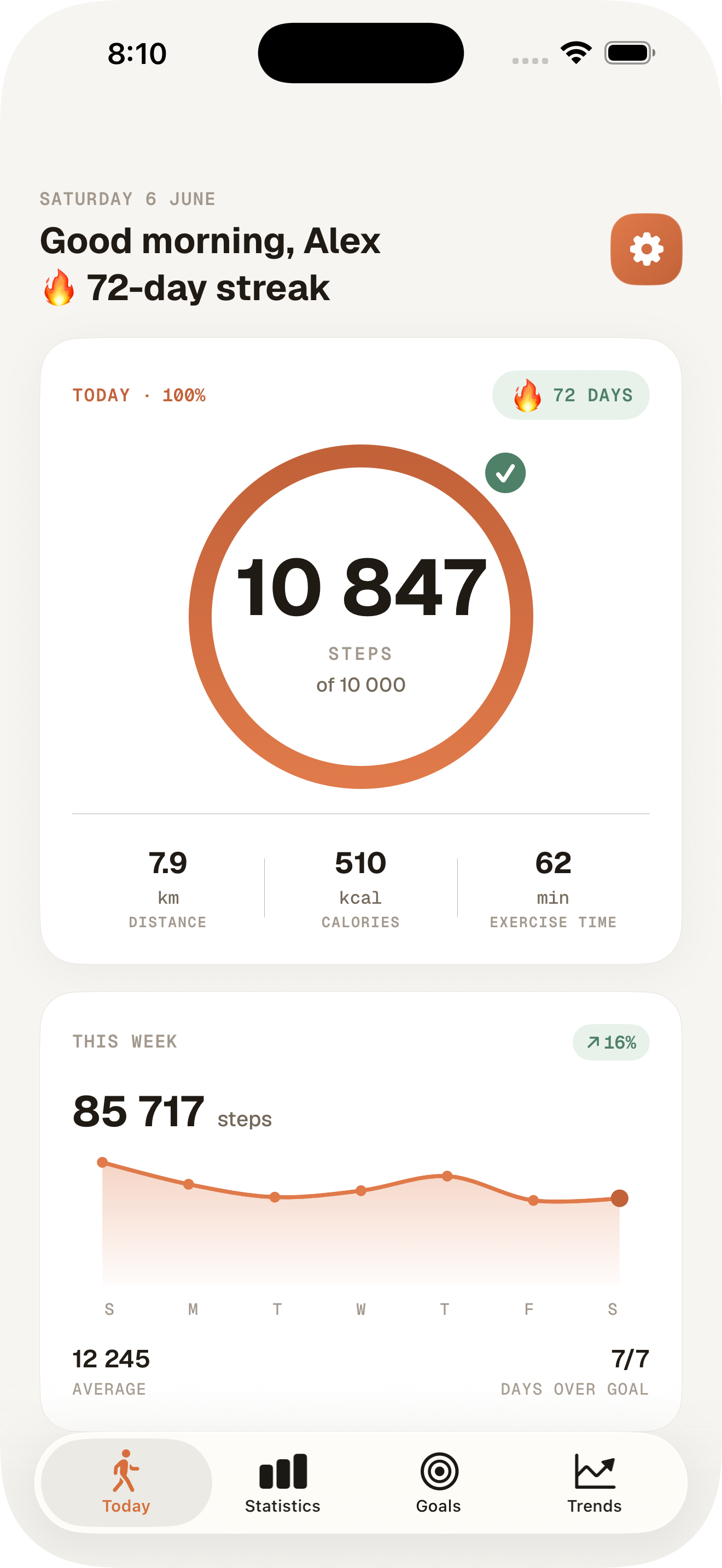 Stepyfocus home screen showing daily steps, distance, calories and a 72-day streak